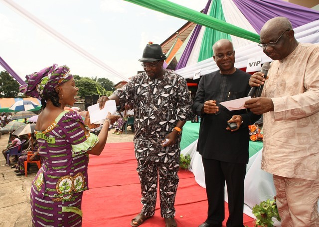 Sir Emeka Offor Foundation Helps Widows with Rice Donation