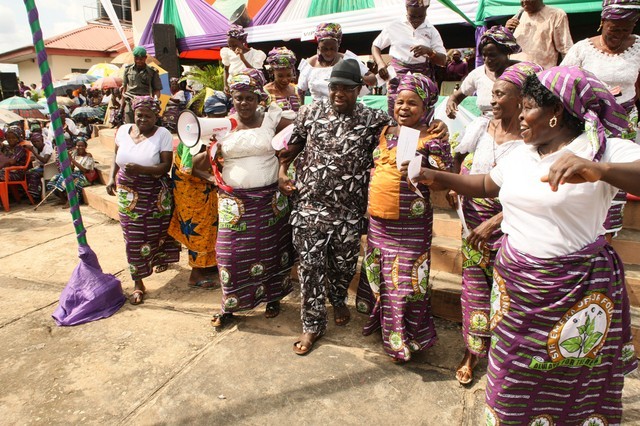 Sir Emeka Offor Foundation Helps Widows with Rice Donation