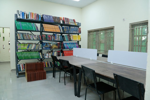 Sir Dr. Emeka Offor Inspects Waziri Alhassan Public Library in Daura