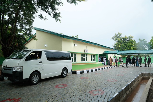 Sir Dr. Emeka Offor Inspects Waziri Alhassan Public Library in Daura