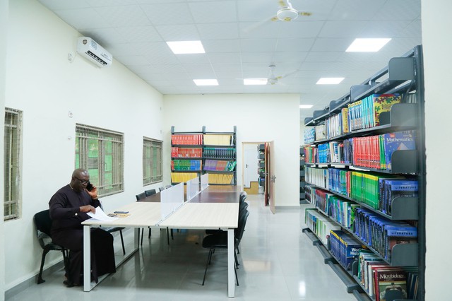 Sir Dr. Emeka Offor Inspects Waziri Alhassan Public Library in Daura